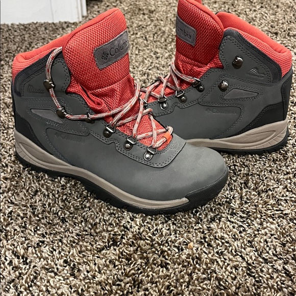 Columbia Shoes - Columbia Charcoal and Crimson Outdoor Boots